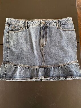 #T955- NWOT Torrid Lovesick Ruffle Hem Denim Mini Skirt-  18W